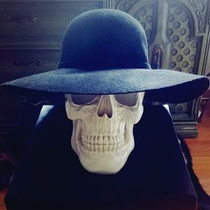 CLASSY - Black Wool Wide Brimmed Hat